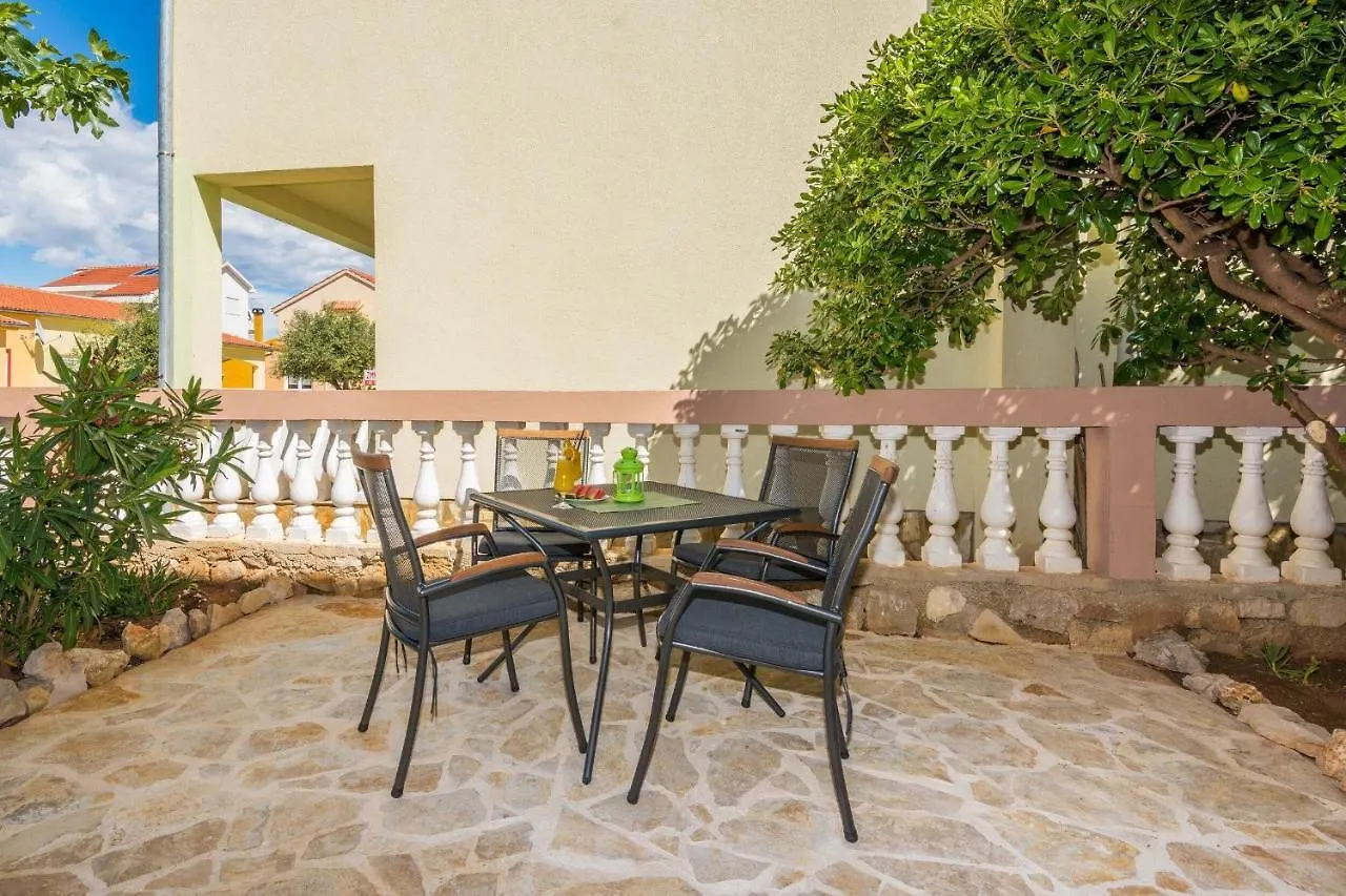 Apartment Bobeta Vir 0*,  Croatia