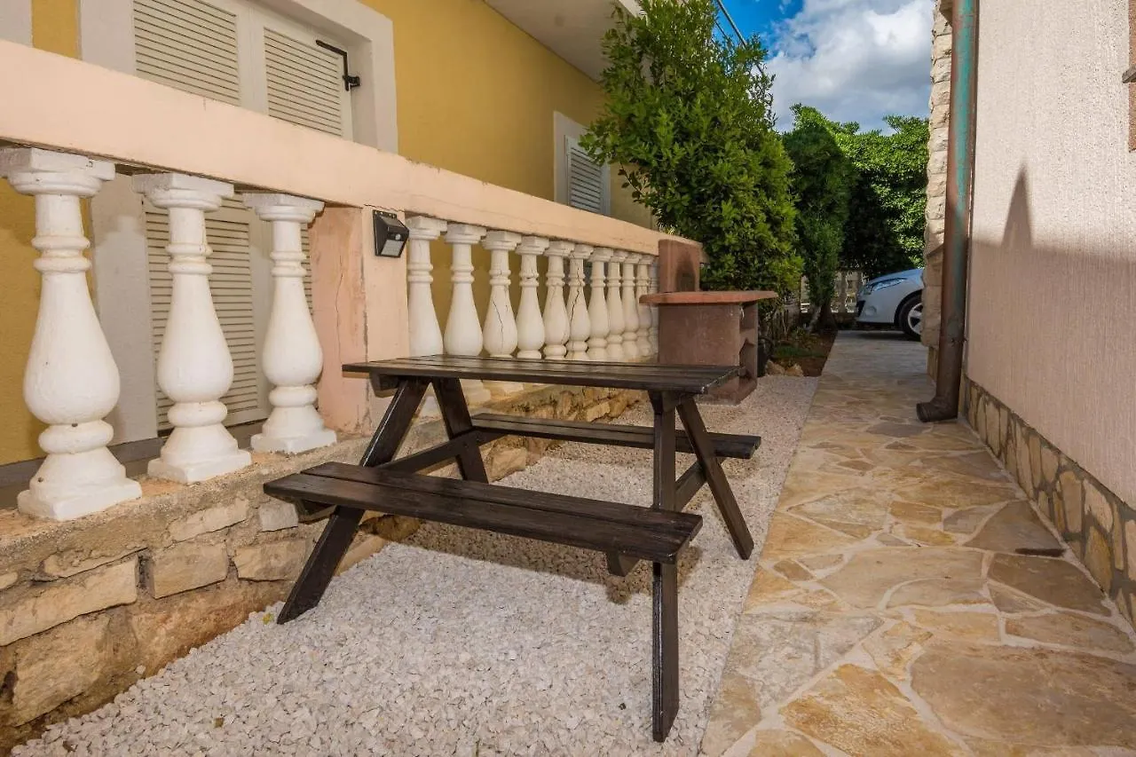 Apartment Bobeta Vir