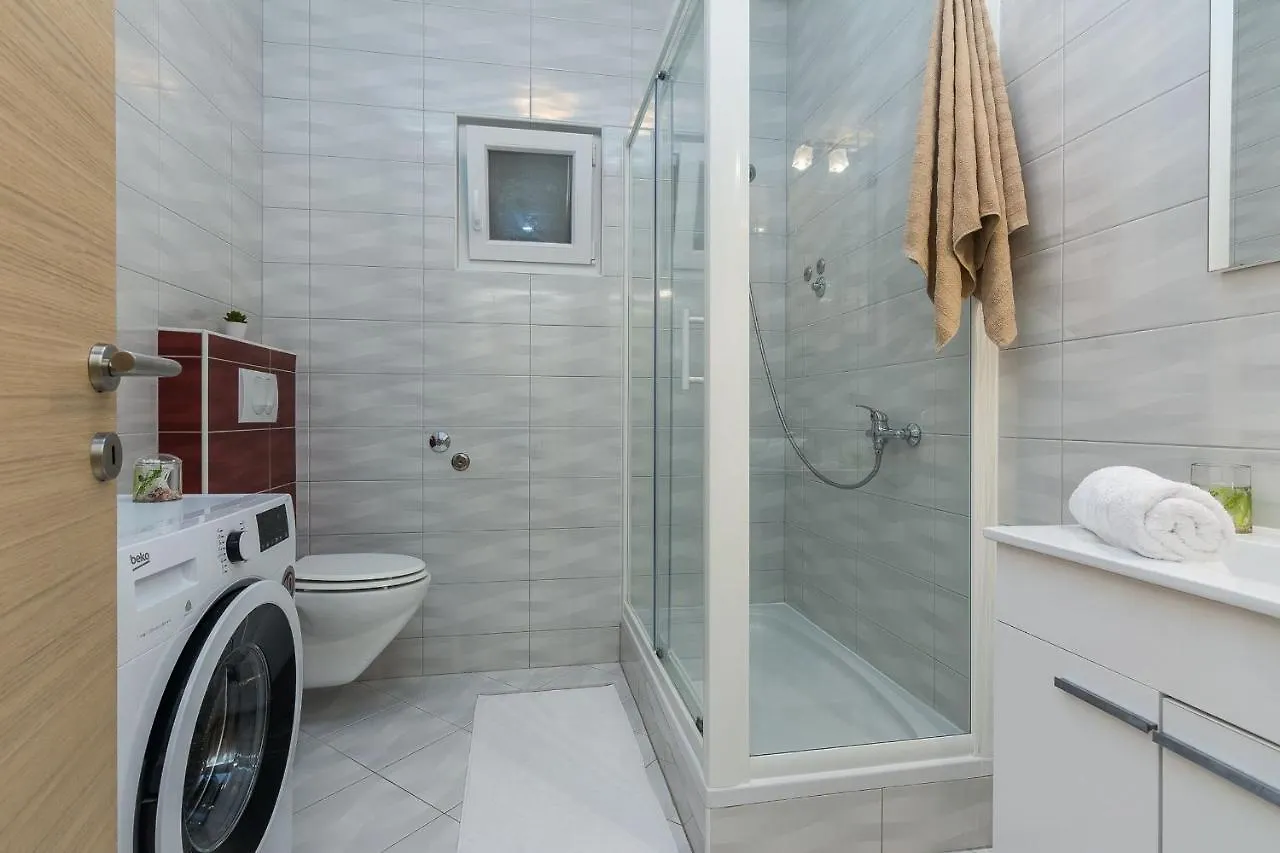 Apartment Bobeta Vir 0*,