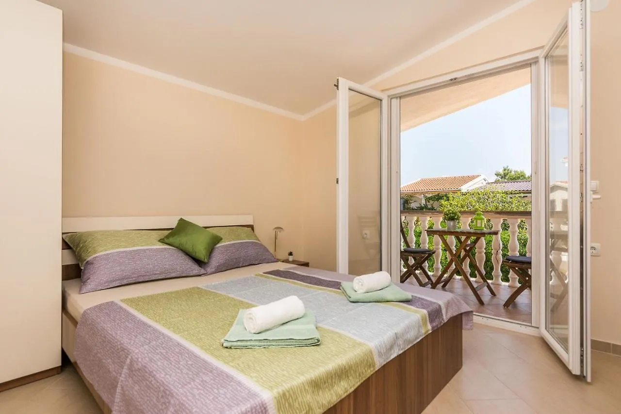 Apartment Bobeta Vir 0*,
